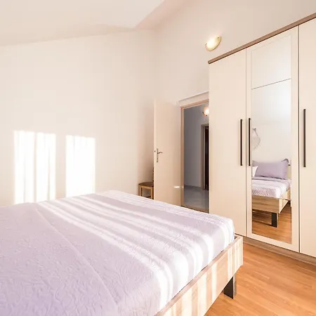 Apartamento In Near The Sea Vrsi