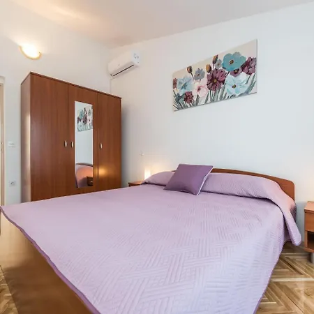 Spacious With Garden