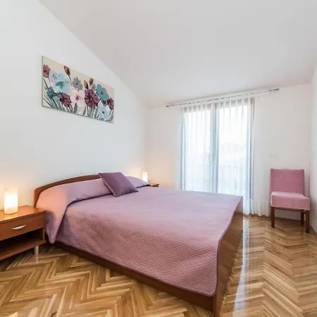 Spacious With Garden Appartamento